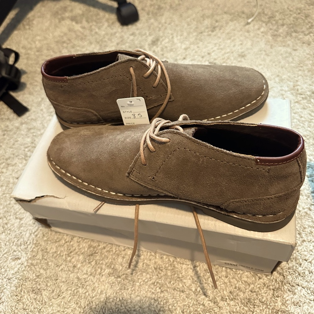 Kenneth Cole Reaction Brown Suede Chukka Boots 8.5M
